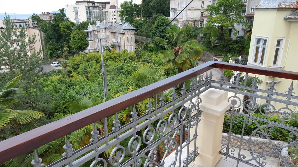 Apartments Villa Atta Opatija Eksteriør billede