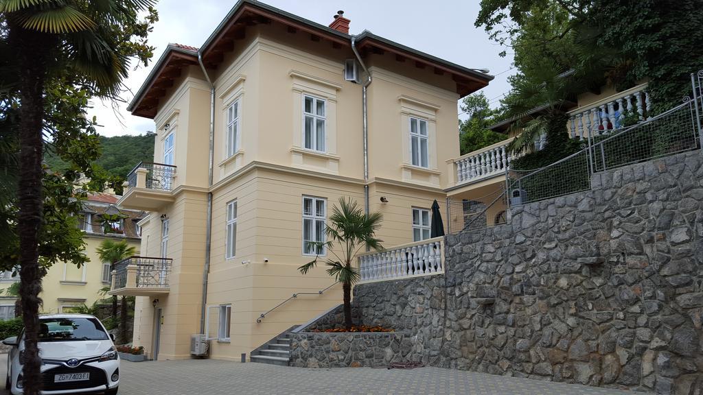 Apartments Villa Atta Opatija Eksteriør billede